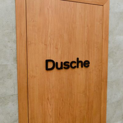 3d-schrift-dusche-tokyo-design