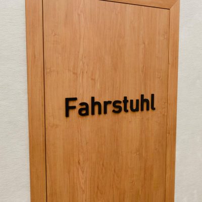 3d-schrift-fahrstuhl-industrial-design