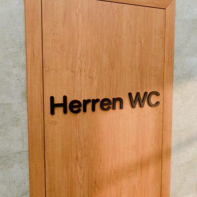 3d-schrift-herren-wc-tokyo-design
