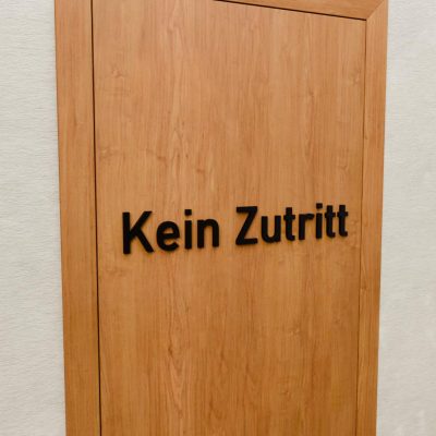 3d-schrift-kein-zutritt-industrial-design