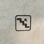 3d-symbol-treppe-pfeil-rauf-tokyo-design