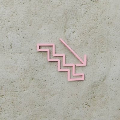 3d-symbol-treppe-pfeil-runter-bali-design