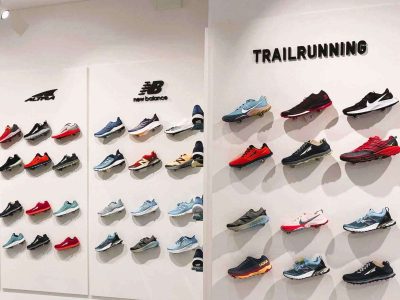 beschriftung-schwarz-showroom-schuhmodelle