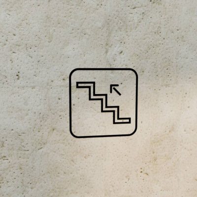 foliensymbol-treppe-pfeil-rauf-tokyo-design