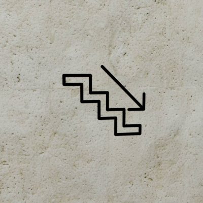 foliensymbol-treppe-pfeil-runter-bali-design